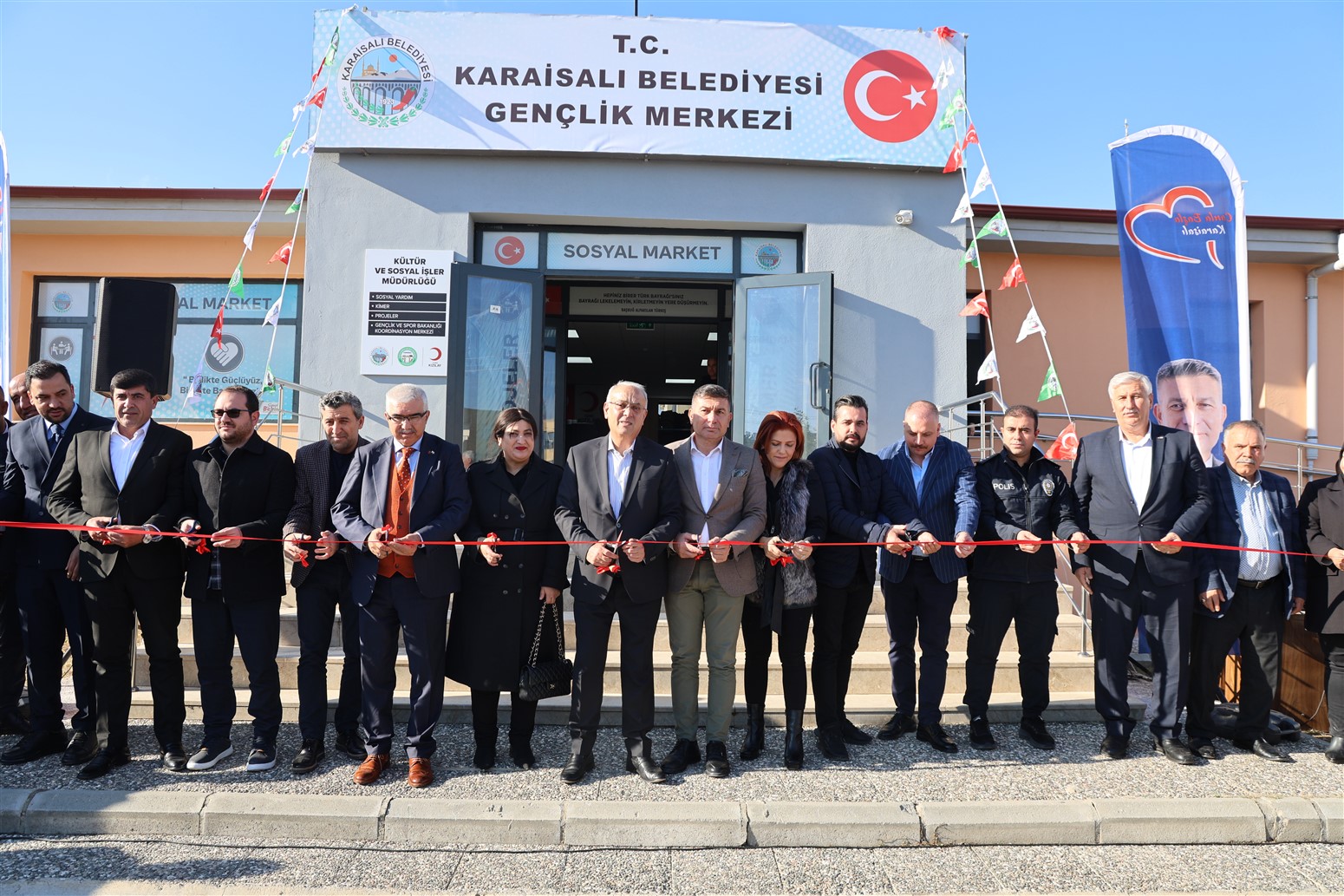 Karaisali'da Sosyal Market Hizmete Acildi (1)